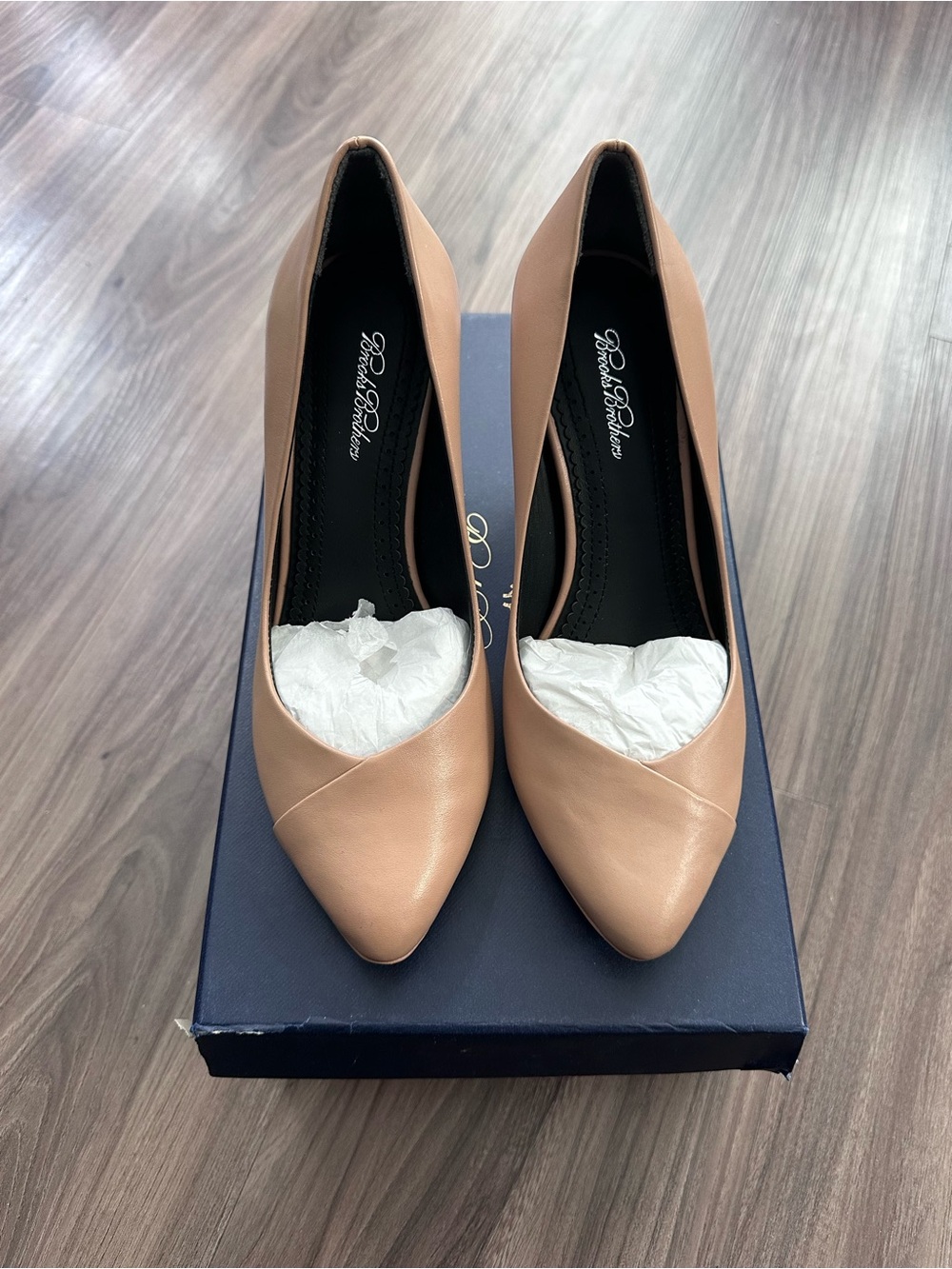 Brooks Brothers Nude Leather Pointed-Toe Pumps